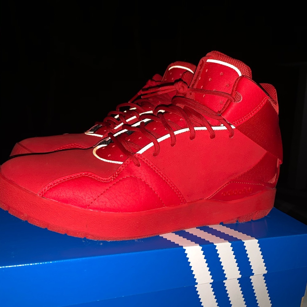 Red crest wood adidas
